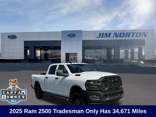 2025 RAM 2500 Blanco (Bright White Clearcoat) Camioneta Todo terreno 8 velocidades Automática