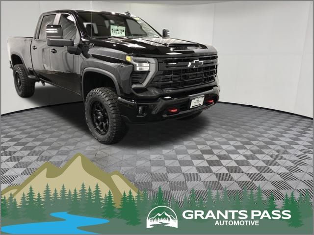 Black 2026 Chevrolet Silverado 2500HD LT Crew Cab 4WD Pickup Truck Four-Wheel Drive Automatic