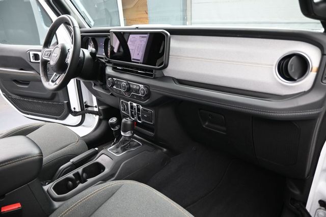 Used 2025 Jeep Wrangler SUV