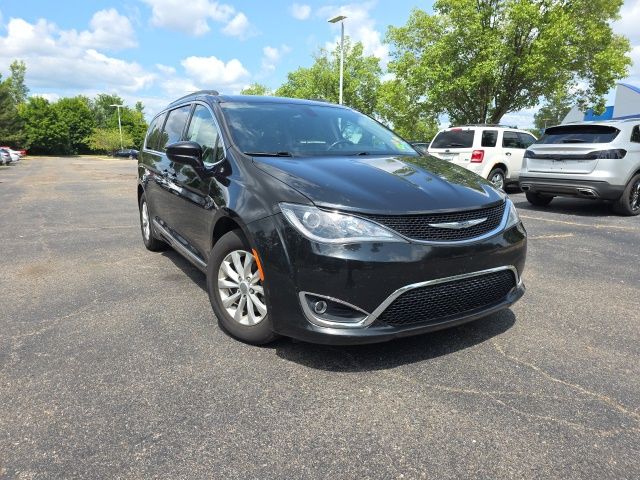  2017 Chrysler Pacifica Touring L FWD   