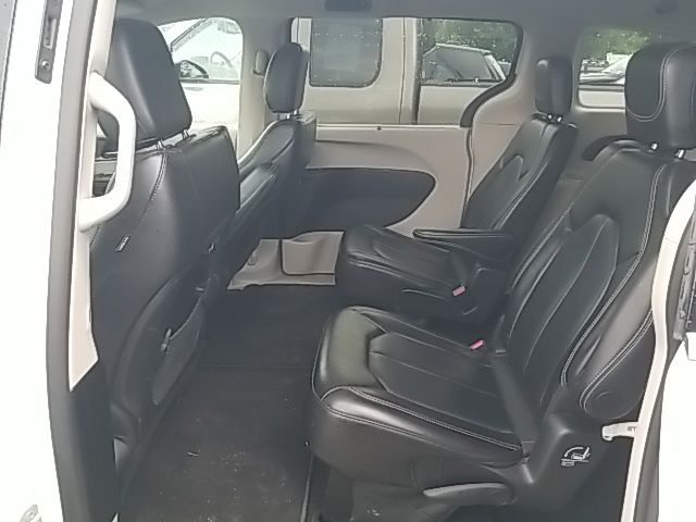 Used 2024 Chrysler Pacifica Van