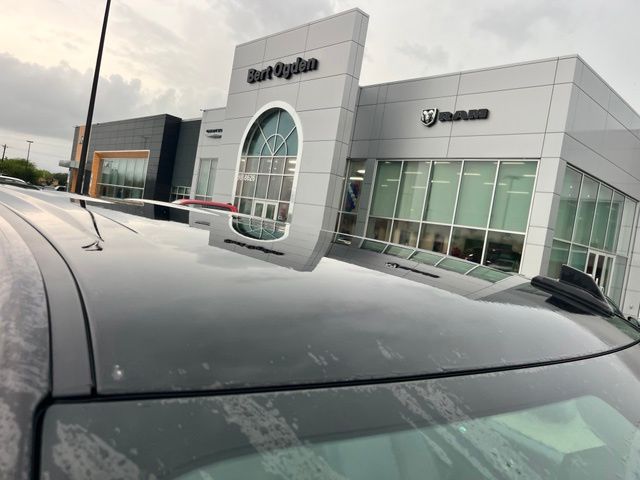 Used 2025 Black GMC SLT image 5