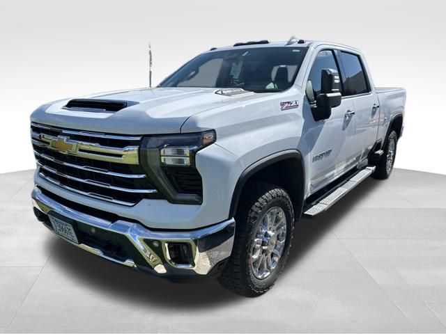 Summit White 2024 Chevrolet Silverado 3500HD Pickup Truck Four-Wheel Drive Automatic