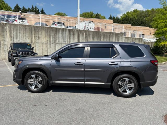 used 2025 Honda Pilot car, priced at $43,895