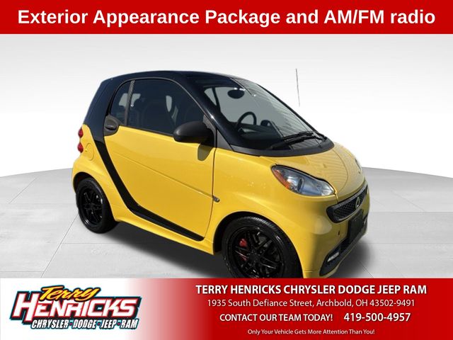Pearlescent Flame Yellow 2013 smart fortwo Hatchback Rear-Wheel Drive 5-Speed Automatic