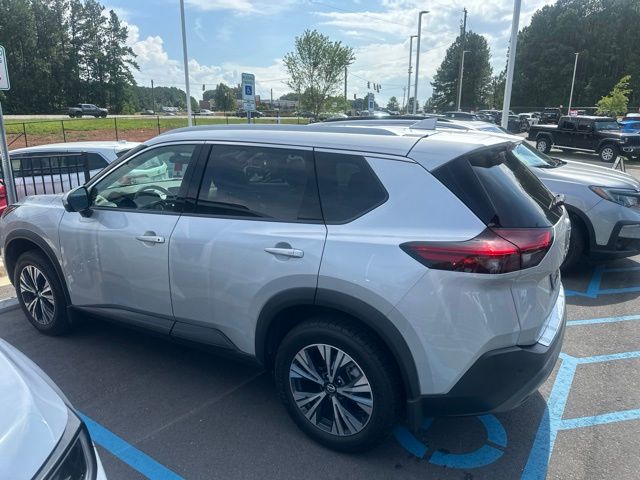 Used 2021 Silver Nissan SV image 3