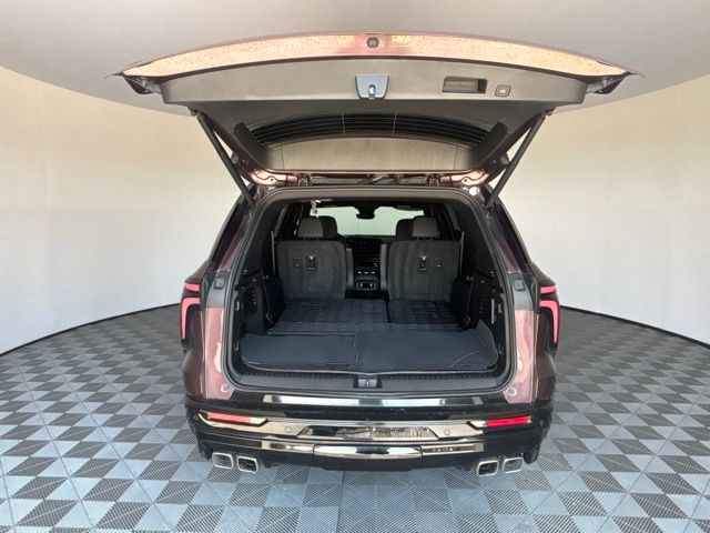 Used 2024 Chevrolet Traverse SUV
