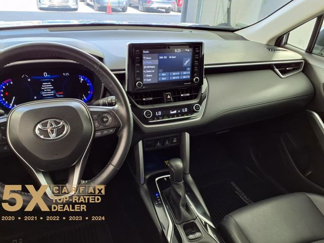 2022 Toyota Corolla Cross XLE photo