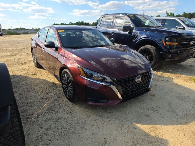 2025 Nissan Altima's photo