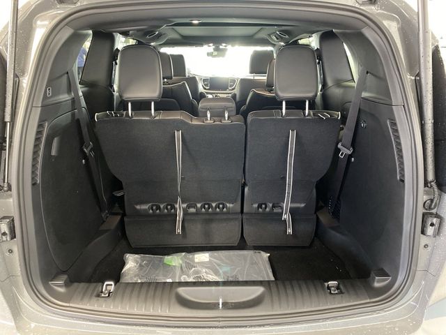2025 Chrysler Pacifica Limited photo