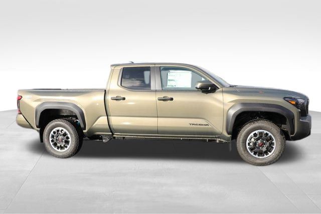 2024 Toyota Tacoma TRD Off-Road 17