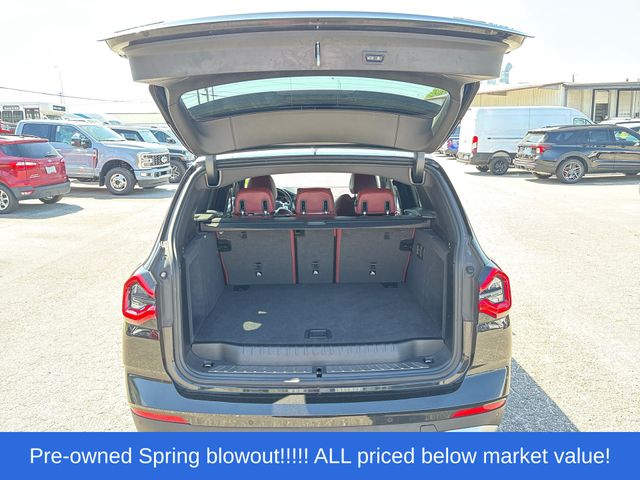 Used 2022 Black Sapphire Metallic BMW sDrive30i image 16