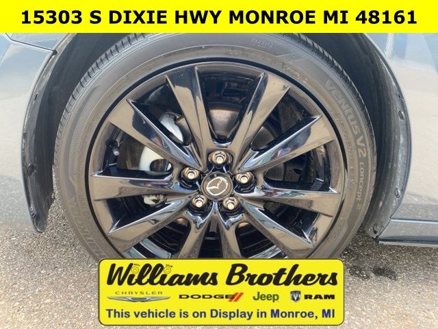 2024 Mazda Mazda3 2.5 S Carbon Edition - Gray Metallic exterior view 11