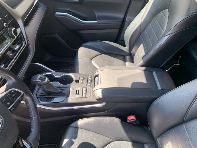 Used 2020 Toyota Highlander SUV