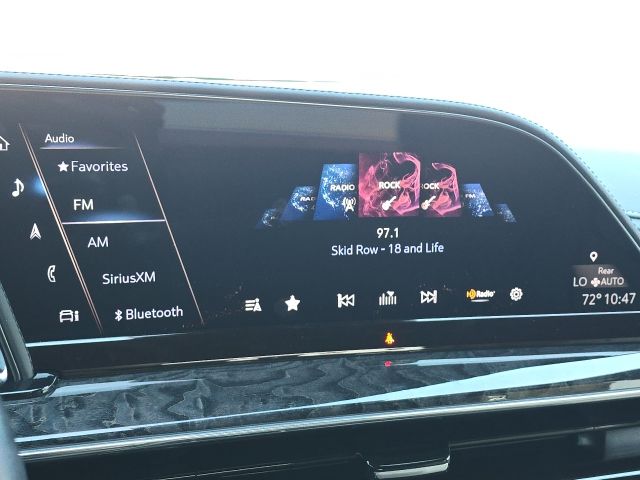 2021 Cadillac Escalade Premium Luxury:45327B1