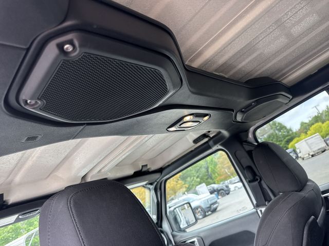 Used 2022 White Jeep Unlimited Rubicon 4xe image 23
