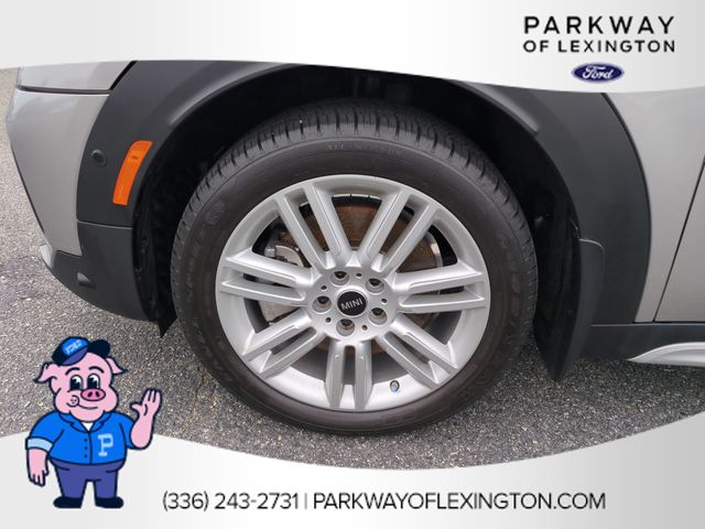 Used 2023 Silver MINI Signature image 10