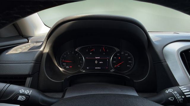 Used 2024 White GMC SLT image 15