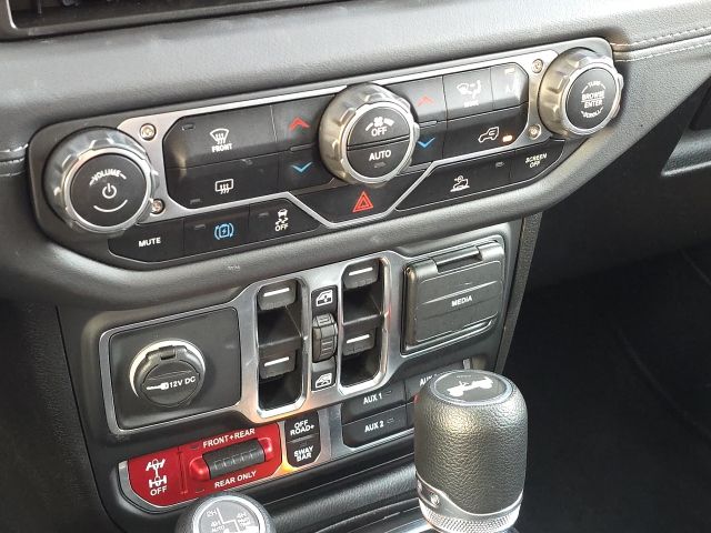 2025 Jeep Wrangler Rubicon 4xe:B02249