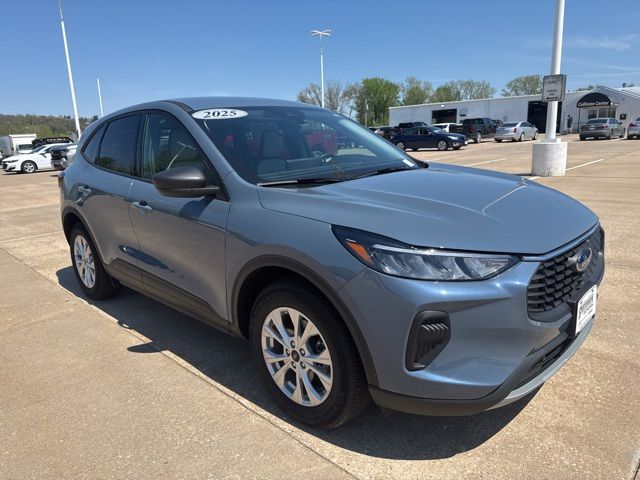 Vapor Blue Metallic 2025 Ford Escape Active FWD SUV / Crossover Front-Wheel Drive 8-Speed Automatic