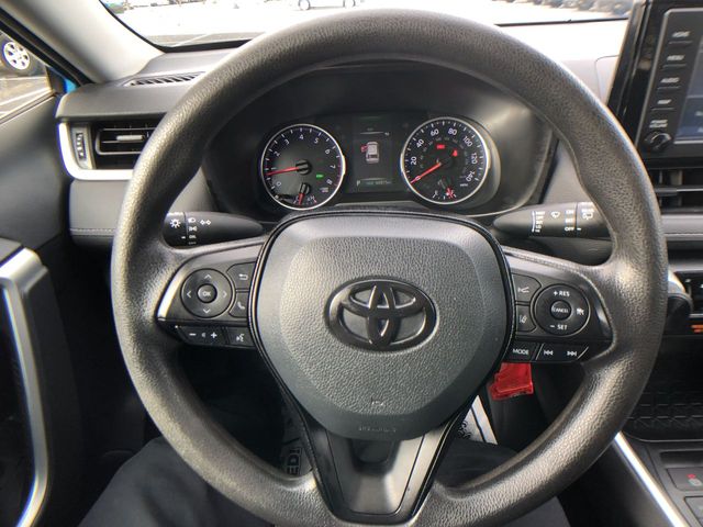 2019 Toyota RAV4 LE 14