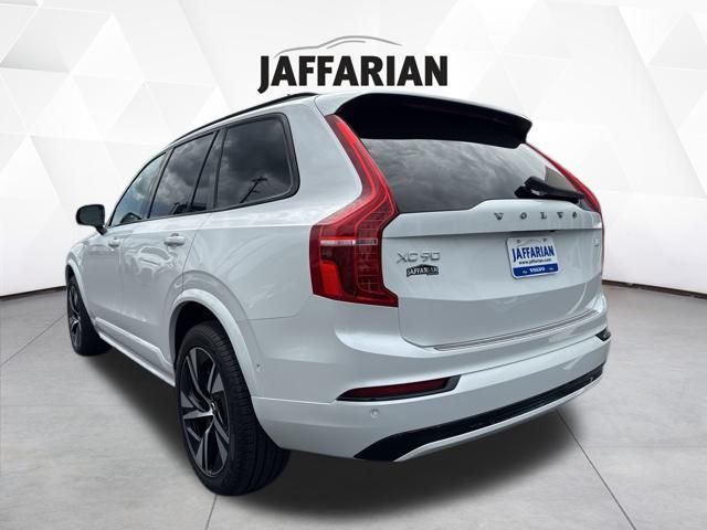 2022 Volvo XC90 Recharge T8 R-Design photo 6
