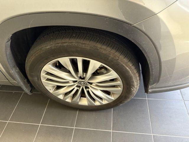 2025 Toyota Highlander Hybrid Platinum  at Toyota of Victoria