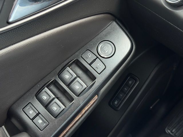2018 Chevrolet Suburban LT photo
