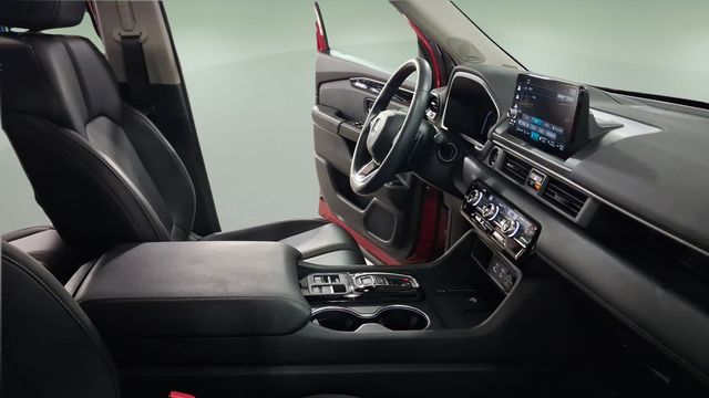 Used 2025 Honda Pilot SUV