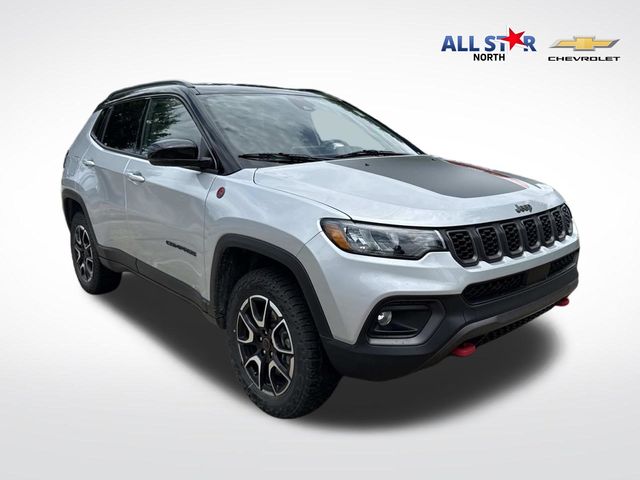Silver Zynith Metallic Clearcoat 2025 Jeep Compass SUV / Crossover Four-Wheel Drive 8-Speed Automatic