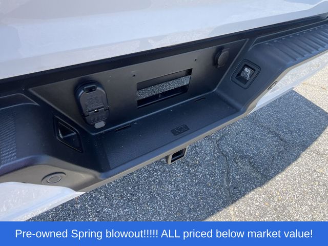 Used 2021 White Ford XL image 8