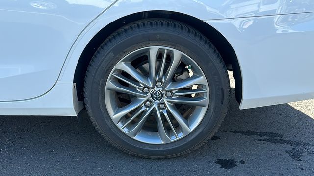 2016 Toyota Camry SE 6