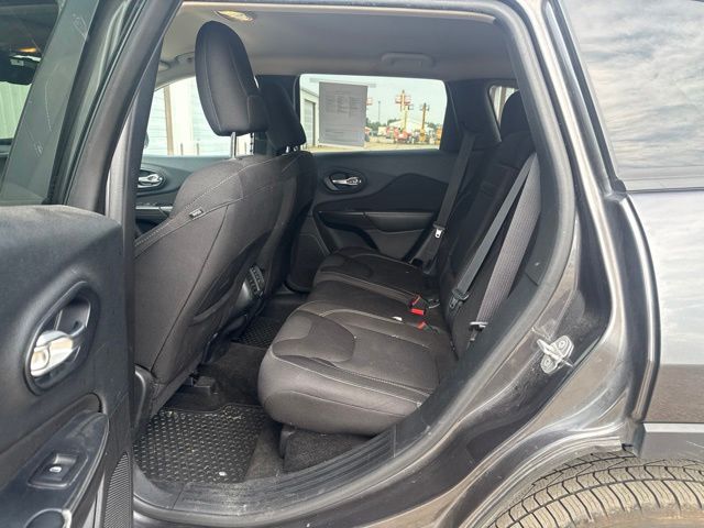 2015 Granite Crystal Metallic Clearcoat Jeep Cherokee Latitude 4X4 SUV