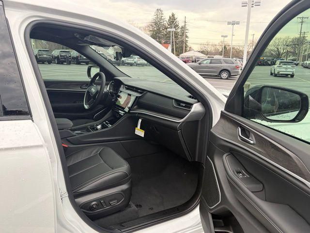 new 2026 Jeep Grand Cherokee car, priced at $45,400