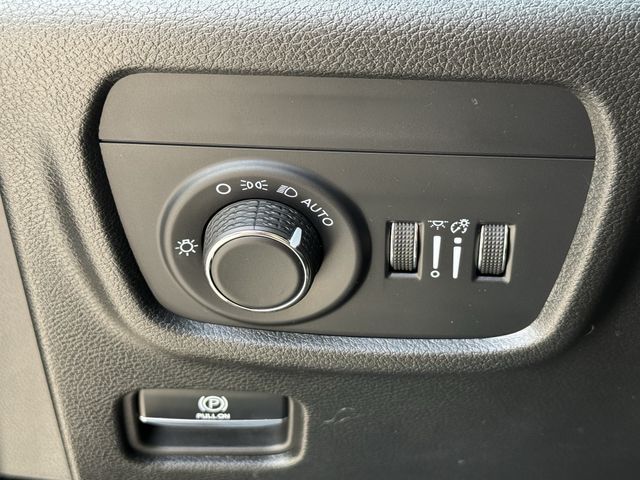 2025 Jeep Grand Cherokee Altitude Black at River Oaks CDJR