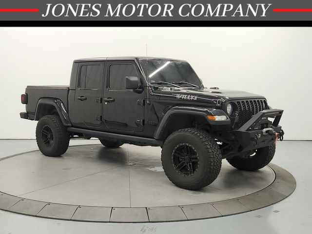 Black Clearcoat 2022 Jeep Gladiator Pickup Truck Four-Wheel Drive 6-Speed Manual
