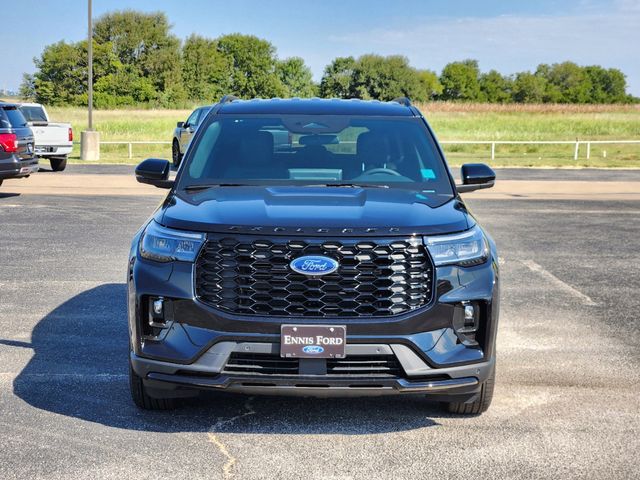 2025 Ford Explorer ST-Line 2