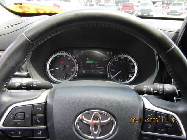 used 2023 Toyota Highlander car, priced at $32,999
