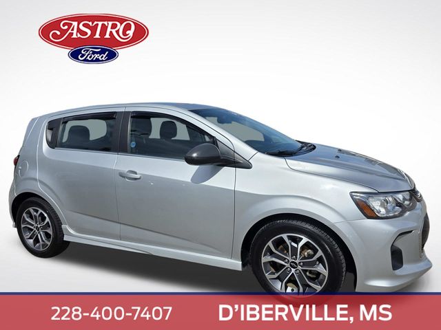 Silver Ice Metallic 2019 Chevrolet Sonic LT Hatchback FWD Hatchback Front-Wheel Drive 6-Speed Automatic