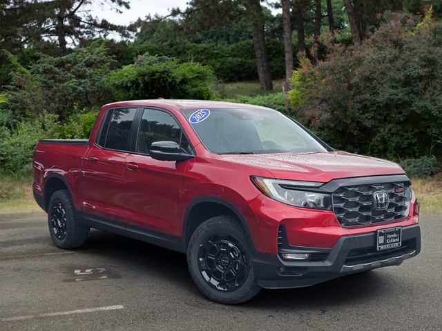 Radiant Red Metallic II 2025 Honda Ridgeline Pickup Truck All-Wheel Drive 9-Speed Automatic