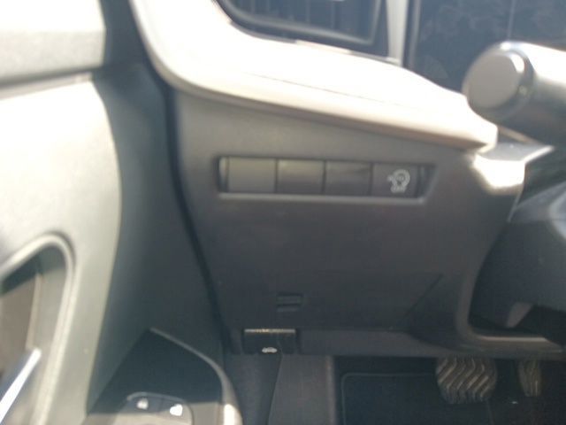 Used 2025 Nissan Kicks SUV