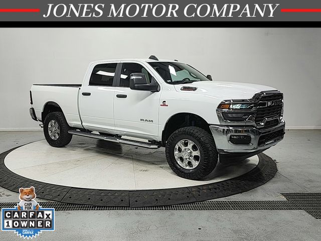 Bright White Clearcoat 2025 RAM 2500 Pickup Truck Four-Wheel Drive 8-Speed Automatic