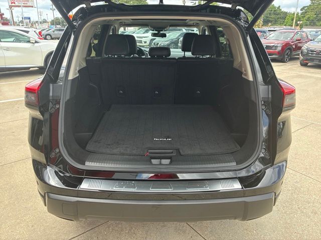2024 Nissan Rogue SV Black at Royal Nissan