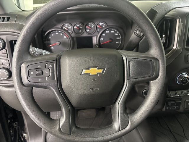 2025 Chevrolet Silverado 2500HD Custom photo