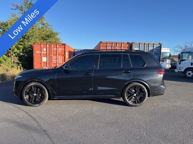 2023 BMW X7 M60i 29