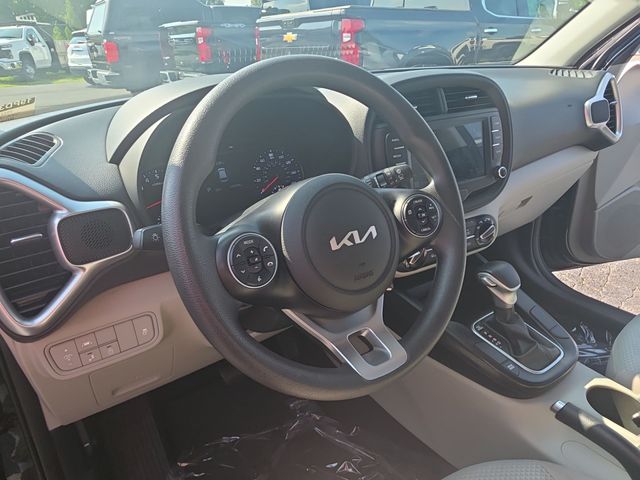 Used 2022 Black Kia LX image 17