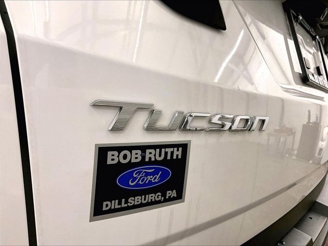 2023 Hyundai Tucson SEL White at Bob Ruth Ford