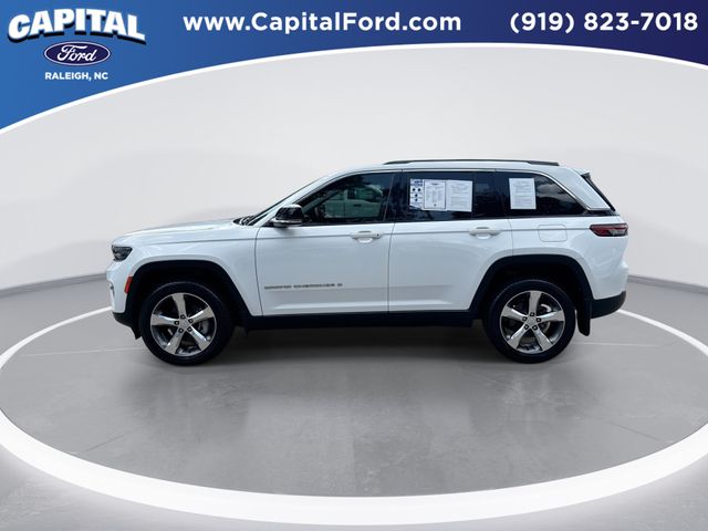 Used 2022 White Jeep Limited image 5
