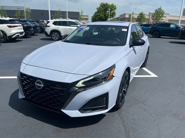 Gray Sky Pearl 2025 Nissan Altima Sedan Front-Wheel Drive Continuously Variable Transmission