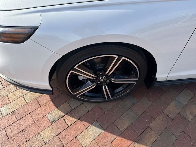White 2024 Honda Accord Hybrid Sport FWD Sedan Front-Wheel Drive Continuously Variable Transmission